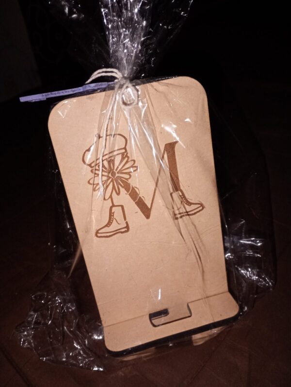 Porta celular personalizado MDF 5mm Corte Laser - Imagen 2